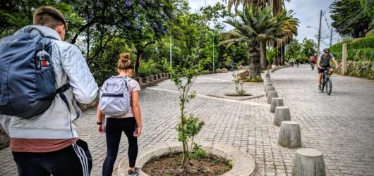 Active Sightseeing: Exploring While Moving