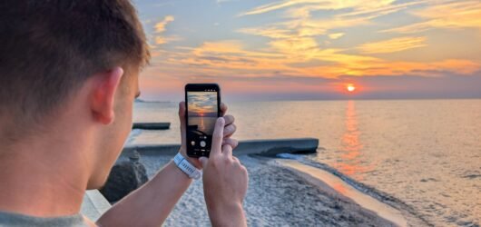 Limit Screen Time to Boost Presence and Reduce Stress