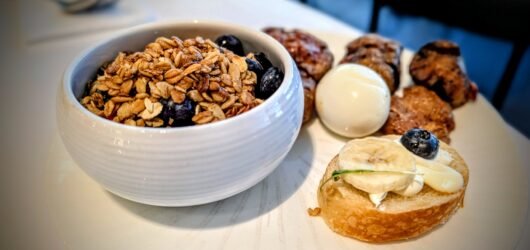 Hotel Breakfast, Reimagined: How to Build a Balanced Plate on the Road