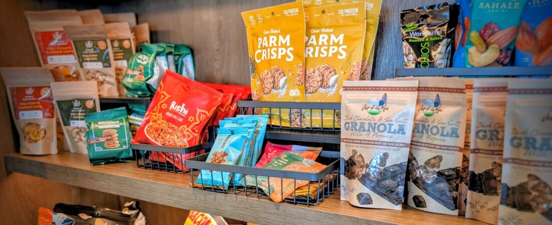 Smart Snacking at the Airport: Fueling Up Without the Crash